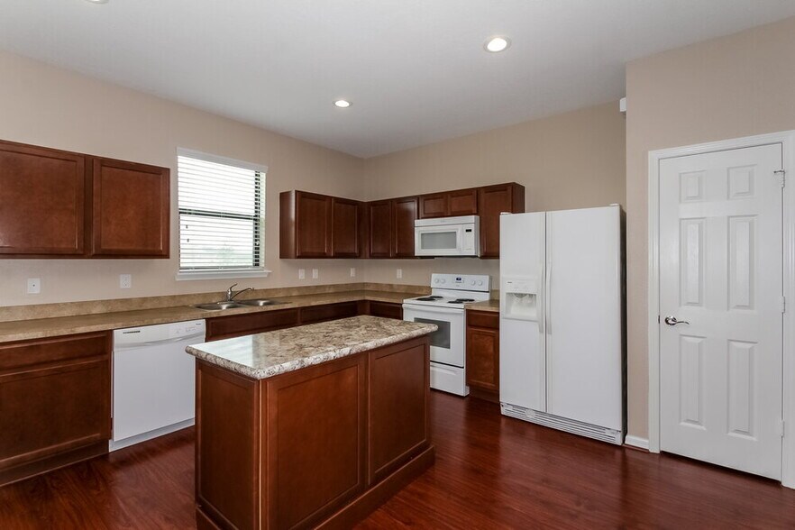 Building Photo - 10716 55th Ct E