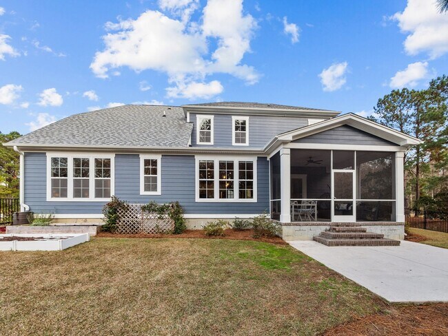 Building Photo - Luxury Home in gated Hampstead Community