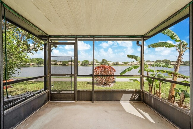 Building Photo - 5319 Tennis Ln