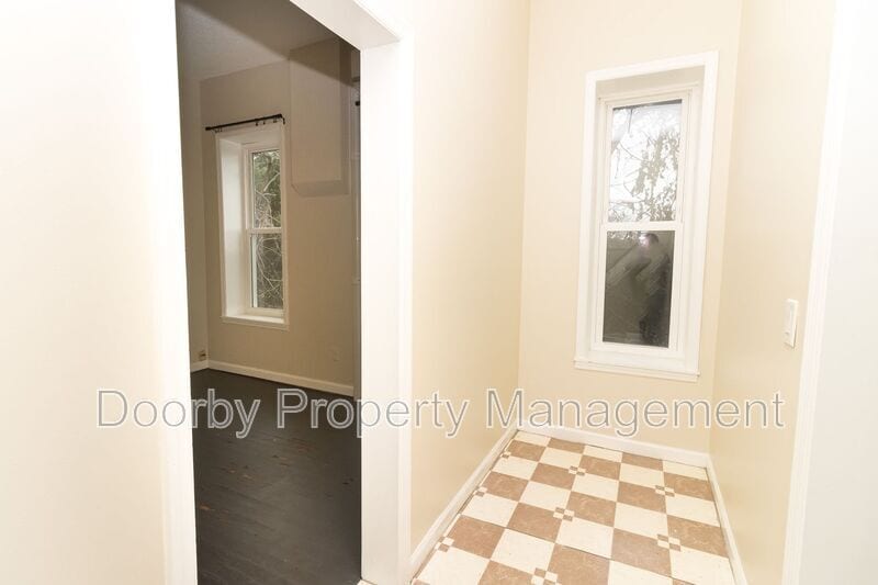 Building Photo - 1815 Bailey Ave