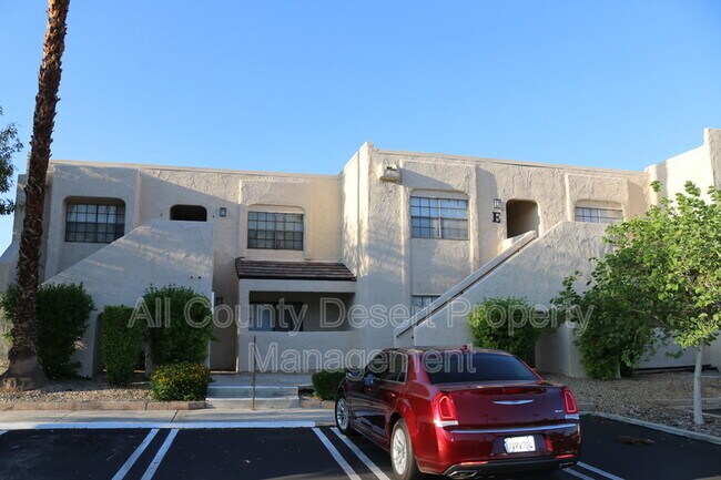 Primary Photo - 5300 E Waverly Dr