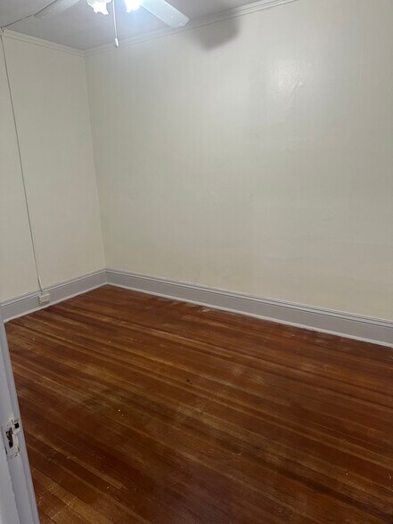Bedroom - 48 State St