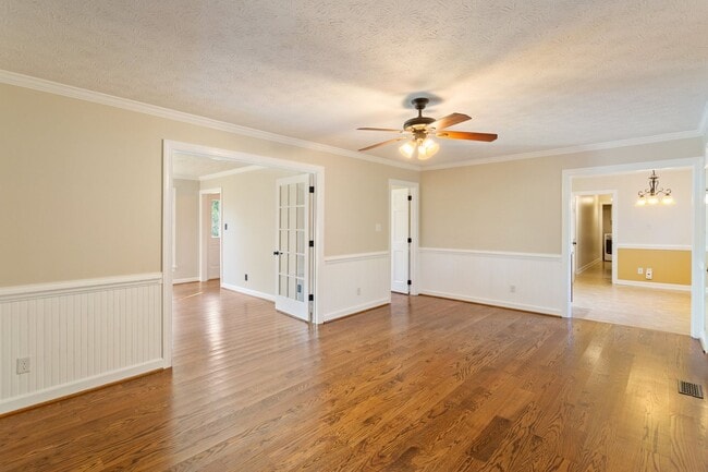 Building Photo - 6 Kirby Ct