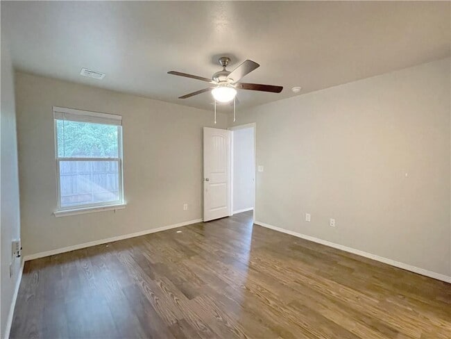 Building Photo - 2117 Buena Vida Ln