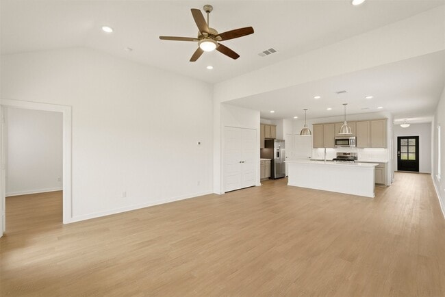 Building Photo - 32503 Midsummer Dr