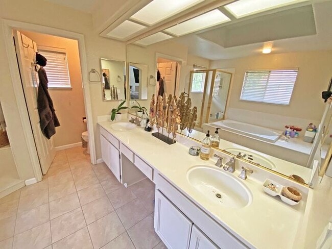 Building Photo - 478 Mill River Ln