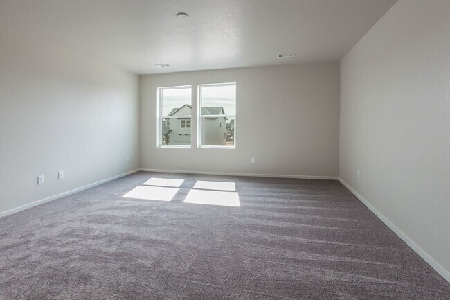 Building Photo - Exquisite 3 Bed 2.5 Bath Single Family Home