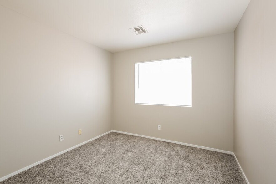 Building Photo - 2109 Royal Antilles Ct