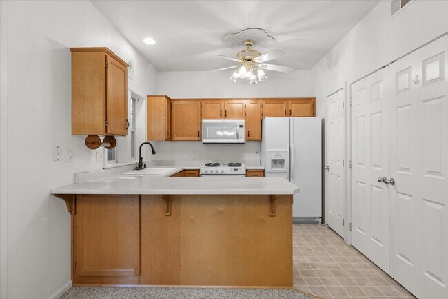 Building Photo - 100 Jackson Creek Dr