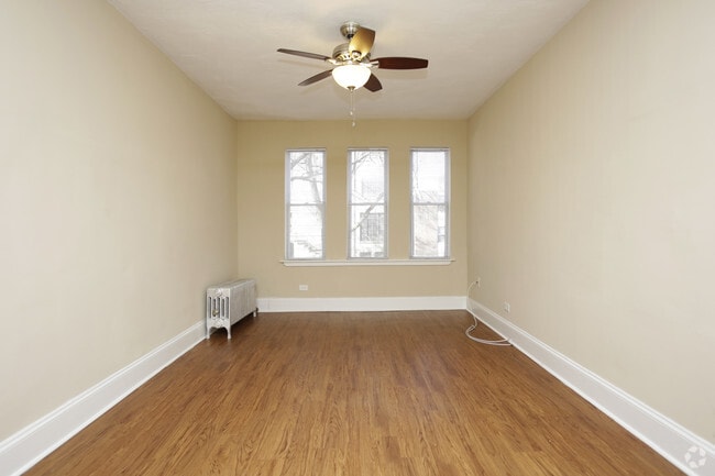 Studio, 1 BA - 375 SF - living room - The Max Apartments