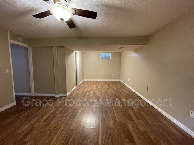 Building Photo - 8741 W 89th Pl