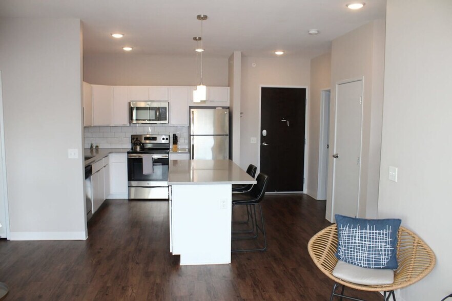 Building Photo - 4415 Lincoln Way