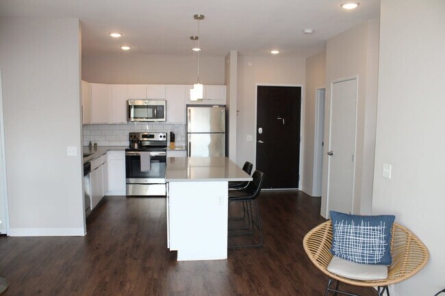 Building Photo - 4415 Lincoln Way