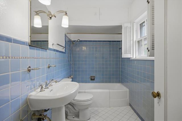 Building Photo - 3101 Westcliff Rd W