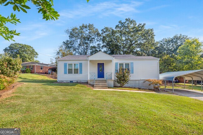 Building Photo - 1801 Crestridge Dr SE