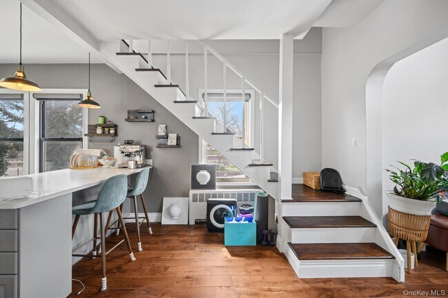 Building Photo - 60-17 172nd St