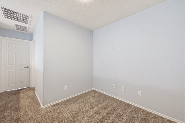 Building Photo - 3216 Victorian Manor Ln