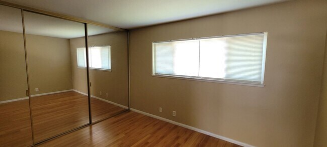 Building Photo - 1017 Quiet Creek Ln