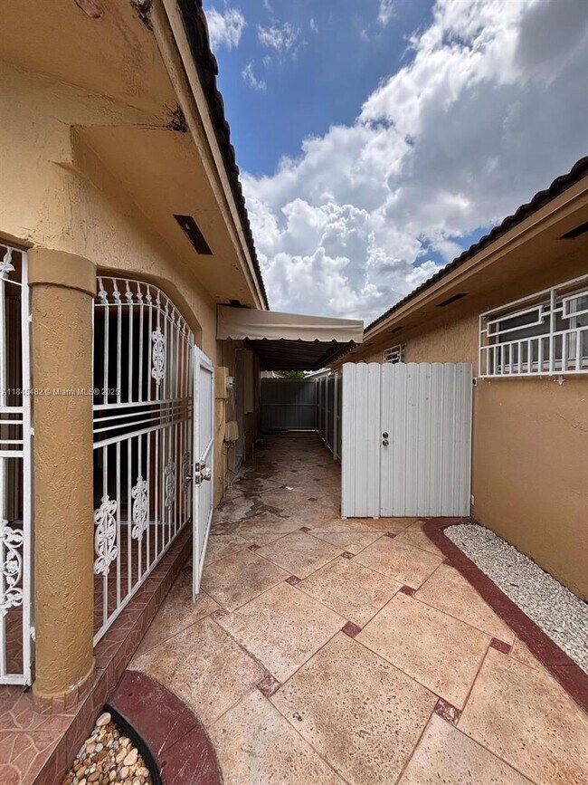 Building Photo - 3170 W 78th St