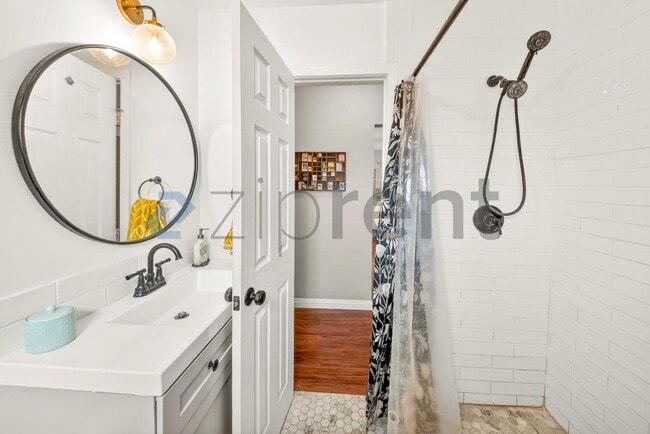 Building Photo - 4139 W Ave 42