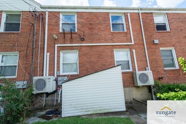 Building Photo - 1410 Dartmouth Ave