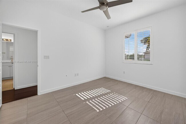 Building Photo - 17606 SW 149th Pl
