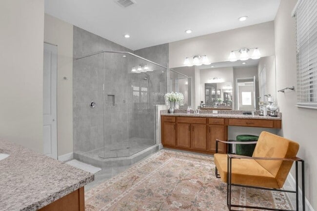 Building Photo - 15866 Orchard Dr