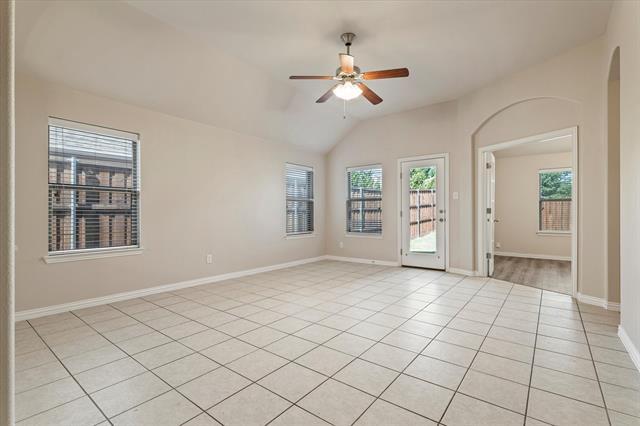 Building Photo - 5012 Seashore Ln