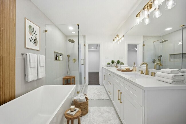 Building Photo - 2410 Del Norte St