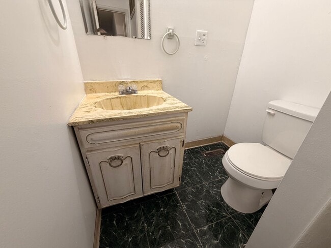 Building Photo - 46 Dantley Dr