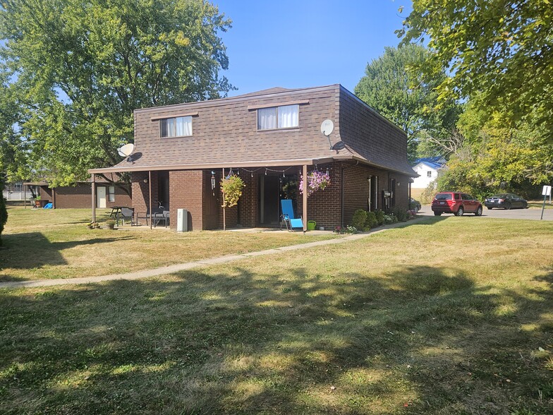 Building Photo - 191 Briarwood Dr