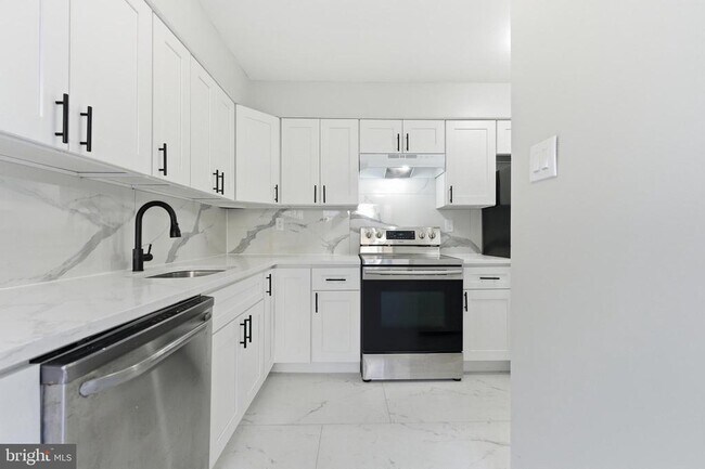 Building Photo - 111 Presidential Dr