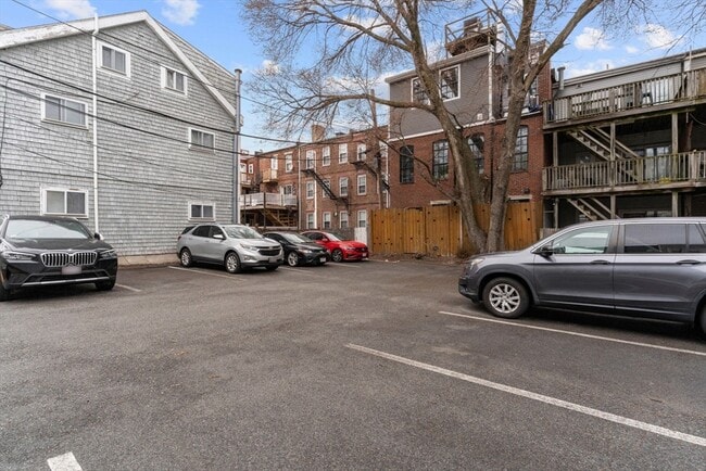 Building Photo - 62 Bolton St