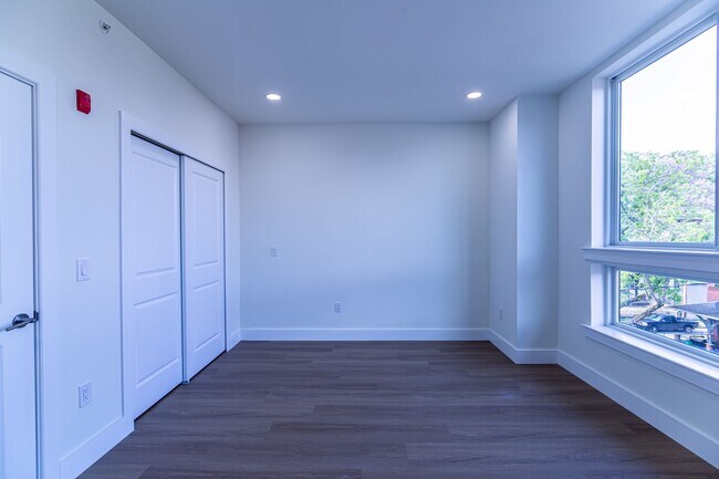 Building Photo - 808 N Preston St