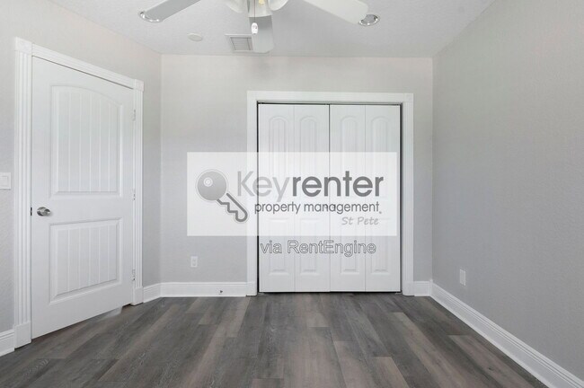 Building Photo - 3814 W El Prado Blvd