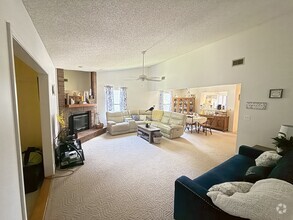Building Photo - 6124 Beechwood Dr