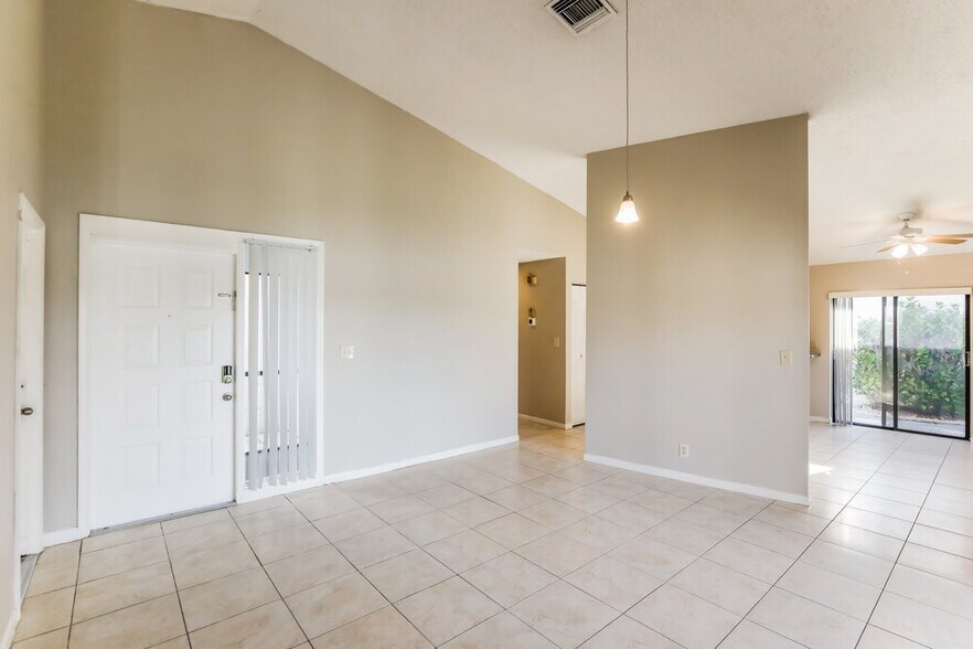 Building Photo - 11471 Whisper Sound Dr