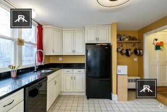 Building Photo - 3 bedroom in Brighton MA 02135