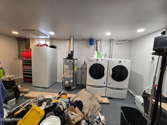 Building Photo - 200 Avenue H