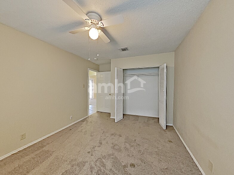 Building Photo - 734 Cypresscliff Dr