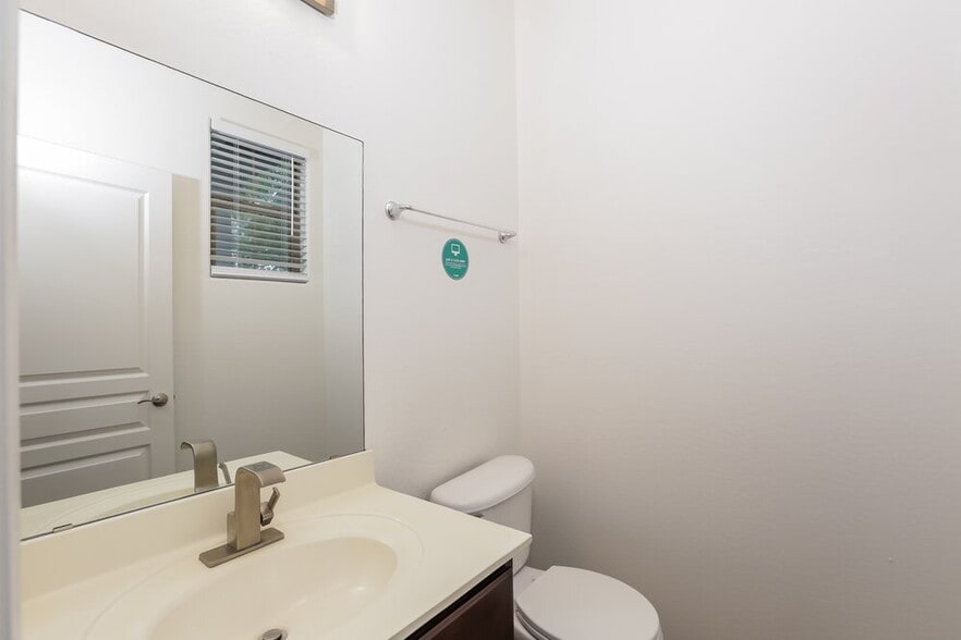 Building Photo - 7032 S 7th Ln