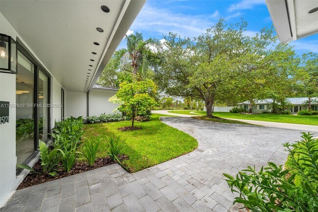 Building Photo - 15121 SW 69th Ct