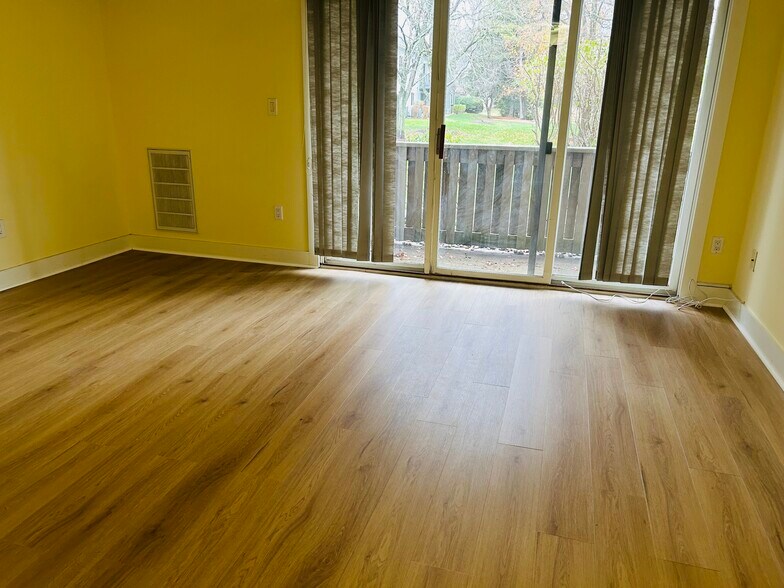 Building Photo - 1914 Aspen Dr