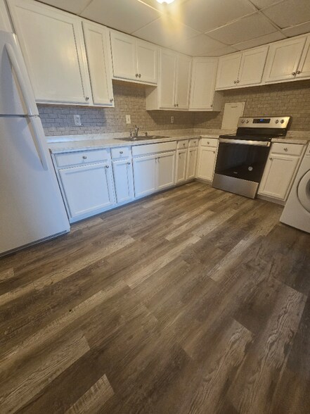 Building Photo - 4411 Forest Ln