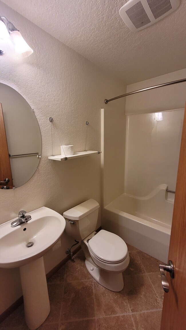 Building Photo - 1200 Duffer Dr