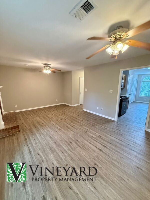 Building Photo - 4891 Jenny Dr