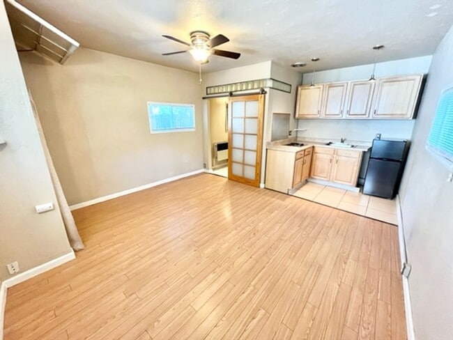 Building Photo - **RESERVE FOR SUMMER 2026** Charming home ...