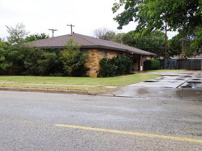 Primary Photo - 1636 58th St