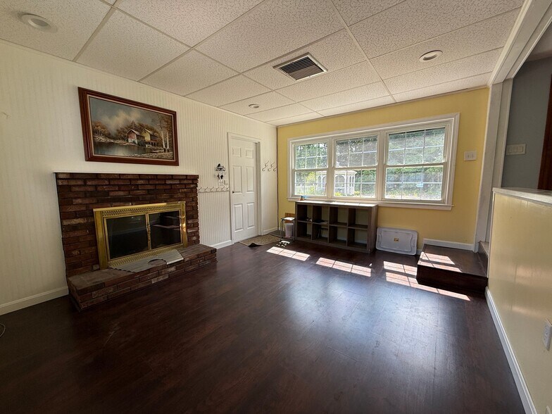 Building Photo - 5 Appaloosa Ave