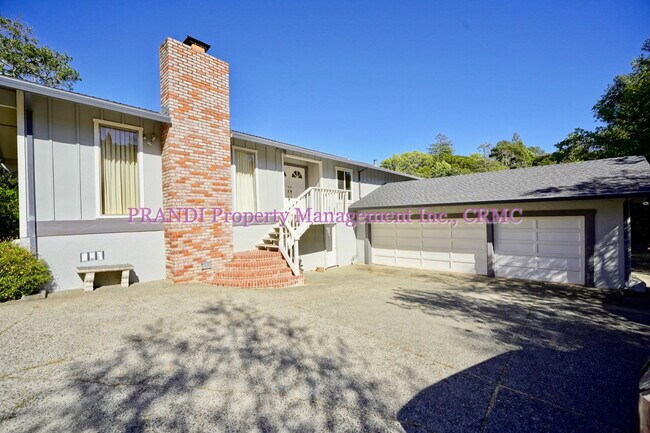 Primary Photo - Private and Spacious Novato Home with 3 Ca...